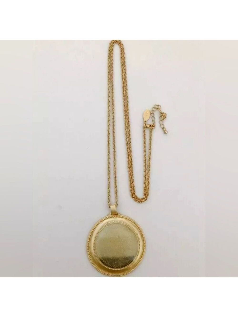 GOLDTONE CHICO'S ENAMEL PENDANT 37"-40" NECKLACE NWOT
